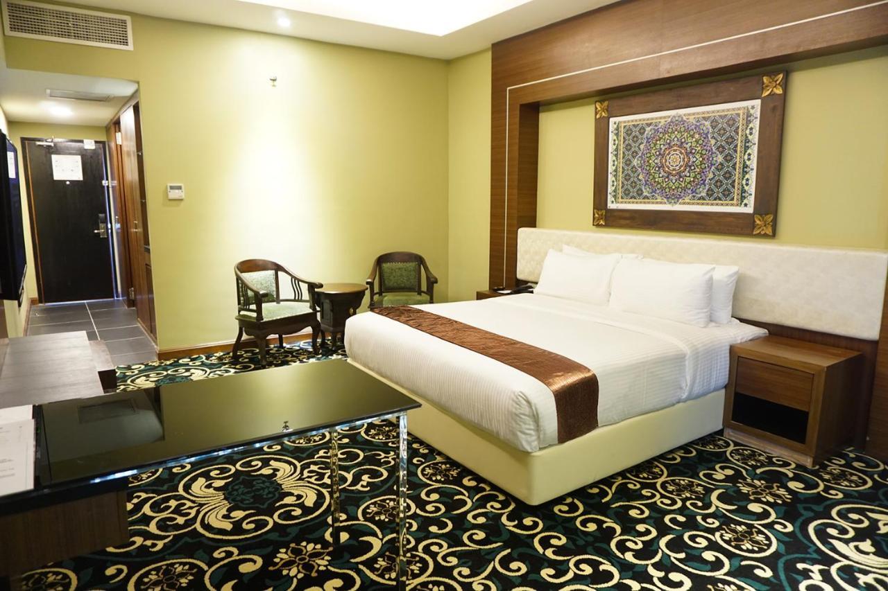 Mudzaffar Hotel Malacca Buitenkant foto